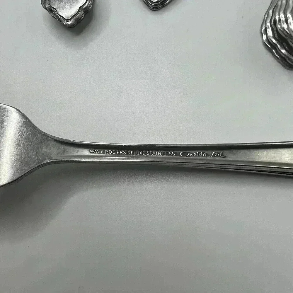 Wm A Rogers Deluxe Oneida Ltd MANSFIELD Stainless Steel 31 PCs